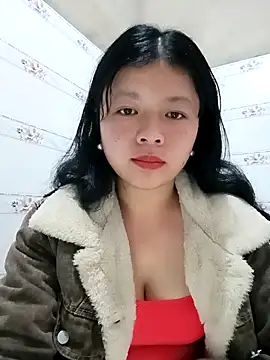 Snapshot of lisa-bae00 chatting on 02-11-26, 12:15 lisa-bae00 online show from 02-11-26, 12:15