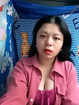 Snapshot of lisa-bae00 chatting on 02-12-26, 11:33 lisa-bae00 online show from 02-12-26, 11:33