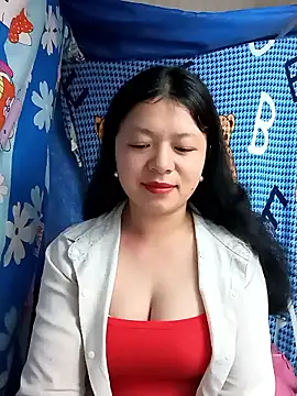 Snapshot of lisa-bae00 chatting on 02-15-26, 12:29 lisa-bae00 online show from 02-15-26, 12:29