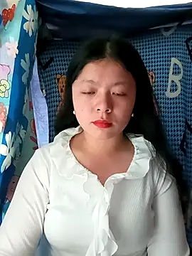 Snapshot of lisa-bae00 chatting on 02-17-26, 05:04 lisa-bae00 online show from 02-17-26, 05:04