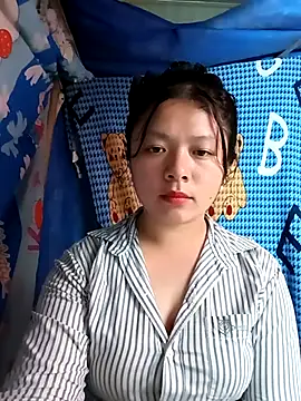 Snapshot of lisa-bae00 chatting on 03-05-26, 10:44 lisa-bae00 online show from 03-05-26, 10:44