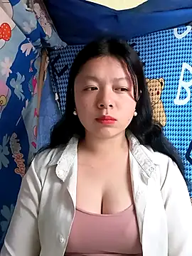 Snapshot of lisa-bae00 chatting on 03-10-26, 12:15 lisa-bae00 online show from 03-10-26, 12:15