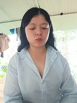 Snapshot of lisa-bae00 chatting on 06-27-26, 01:21 lisa-bae00 online show from 06-27-26, 01:21