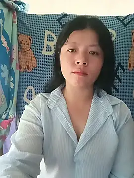 Snapshot of lisa-bae00 chatting on 07-06-26, 12:07 lisa-bae00 online show from 07-06-26, 12:07