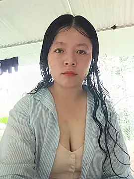 Snapshot of lisa-bae00 chatting on 07-17-26, 02:29 lisa-bae00 online show from 07-17-26, 02:29