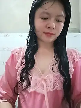 Snapshot of lisa-bae00 chatting on 07-22-26, 04:15 lisa-bae00 online show from 07-22-26, 04:15