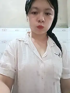 Snapshot of lisa-bae00 chatting on 08-01-26, 02:27 lisa-bae00 online show from 08-01-26, 02:27