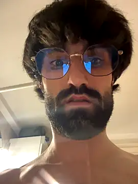 Snapshot of Paapii1098 chatting on 11-07-25, 01:38 Paapii1098 online show from 11-07-25, 01:38