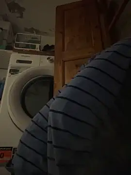 Snapshot of Paapii1098 chatting on 11-08-25, 03:29 Paapii1098 online show from 11-08-25, 03:29