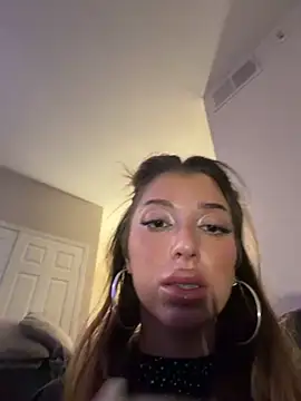 babygirlxchlo online show from 11-02-25, 10:50