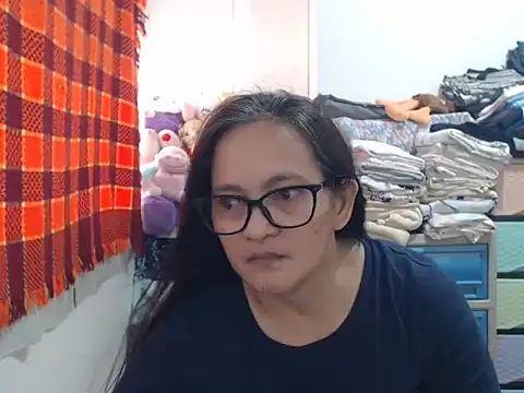 Snapshot of Kinkybela2025 chatting on 02-27-26, 06:13 Kinkybela2025 online show from 02-27-26, 06:13