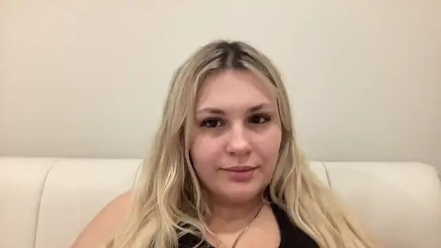 Snapshot of Selvarine chatting on 02-12-26, 04:40 Selvarine online show from 02-12-26, 04:40