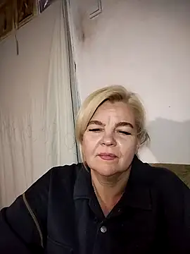 Snapshot of TiaBeauty9182 chatting on 10-21-25, 05:13 TiaBeauty9182 online show from 10-21-25, 05:13