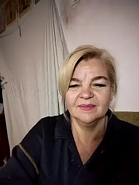 Snapshot of TiaBeauty9182 chatting on 10-22-25, 09:58 TiaBeauty9182 online show from 10-22-25, 09:58