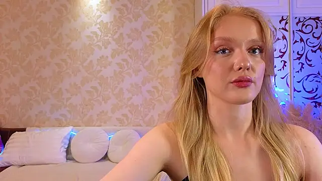 Snapshot of Slay_Blonde chatting on 10-21-25, 06:14 Slay Blonde online show from 10-21-25, 06:14