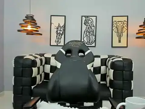 Snapshot of Bianca_Millf chatting on 03-21-26, 04:06 Bianca Millf online show from 03-21-26, 04:06