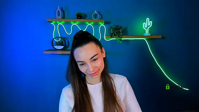 kira light   online show from 11-06-25, 09:43