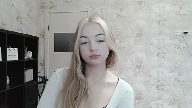  LunaLush  online show from 10-21-25, 06:25