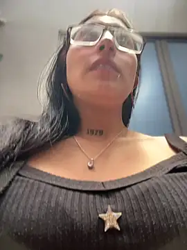 Violeet-Smith online show from 05-06-26, 03:06
