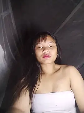 Snapshot of Lyty_x chatting on 10-26-25, 12:00 Lyty x online show from 10-26-25, 12:00
