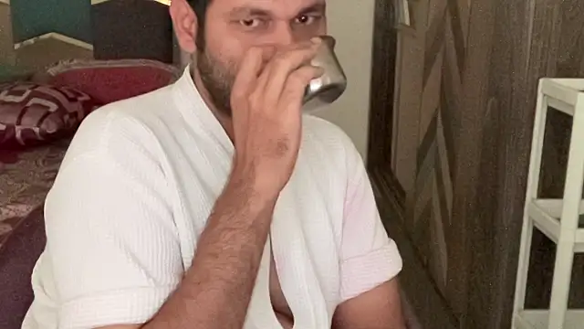 MakeMeAwareAah online show from 10-24-25, 04:09