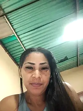 Snapshot of Sussana_tinner chatting on 10-22-25, 01:06 Sussana tinner online show from 10-22-25, 01:06