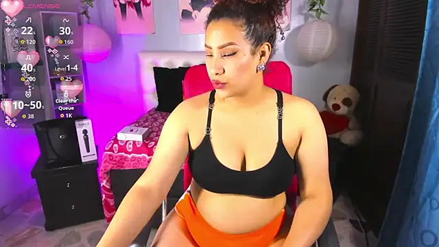 Snapshot of ROZZE_MILA chatting on 03-13-26, 01:18 ROZZE MILA online show from 03-13-26, 01:18