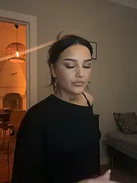 Snapshot of Gabbyys chatting on 10-30-25, 08:31 Gabbyys online show from 10-30-25, 08:31