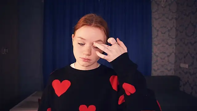 KarlynGow online show from 11-11-25, 06:24