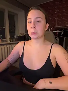 Snapshot of AnnaVeil chatting on 10-29-25, 05:04 AnnaVeil online show from 10-29-25, 05:04