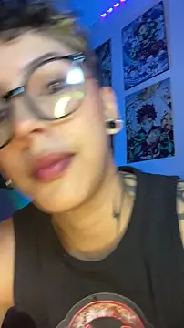 Snapshot of Abby_Evanns1 chatting on 10-21-25, 12:00 Abby Evanns1 online show from 10-21-25, 12:00