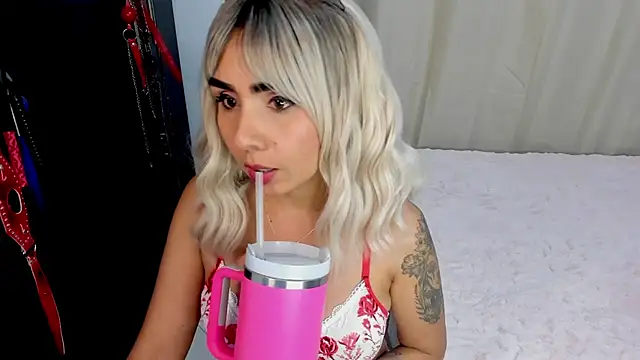 Emilyvalk  online show from 03-07-26, 09:01