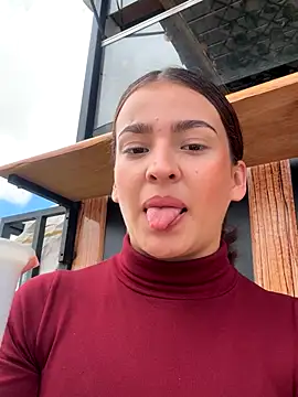 Snapshot of Talia_Bonet chatting on 10-26-25, 04:35 Talia Bonet online show from 10-26-25, 04:35