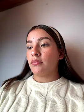 Snapshot of Talia_Bonet chatting on 11-17-25, 04:13 Talia Bonet online show from 11-17-25, 04:13