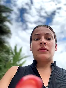 Snapshot of Talia_Bonet chatting on 12-19-25, 04:14 Talia Bonet online show from 12-19-25, 04:14