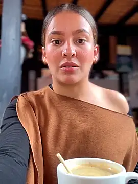 Snapshot of Talia_Bonet chatting on 02-19-26, 04:03 Talia Bonet online show from 02-19-26, 04:03