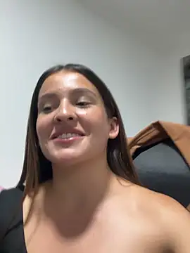 Snapshot of Talia_Bonet chatting on 03-08-26, 02:04 Talia Bonet online show from 03-08-26, 02:04