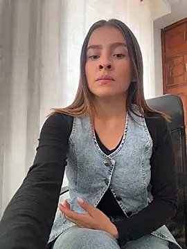 Snapshot of Talia_Bonet chatting on 03-27-26, 04:18 Talia Bonet online show from 03-27-26, 04:18