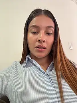 Snapshot of Talia_Bonet chatting on 06-11-26, 03:54 Talia Bonet online show from 06-11-26, 03:54