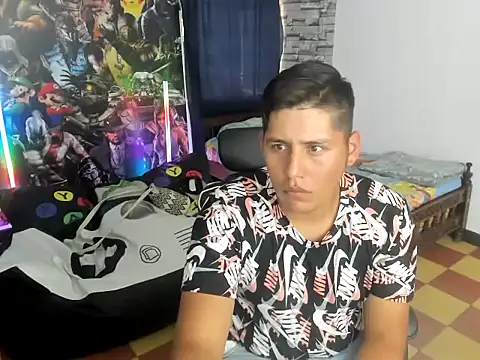 Snapshot of maiker_lozano_ chatting on 10-21-25, 06:52 maiker lozano  online show from 10-21-25, 06:52