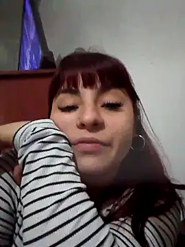 Snapshot of Tizi_04 chatting on 10-29-25, 10:33 Tizi 04 online show from 10-29-25, 10:33