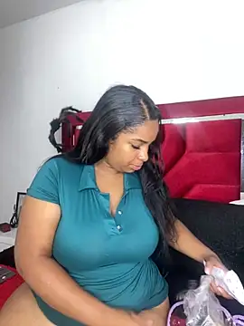 Snapshot of NataliaaMiller_ chatting on 10-28-25, 11:47 NataliaaMiller  online show from 10-28-25, 11:47