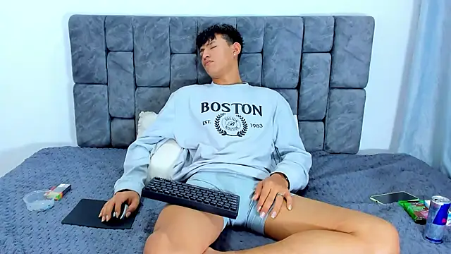 Nicolas Torres  online show from 11-04-25, 05:39