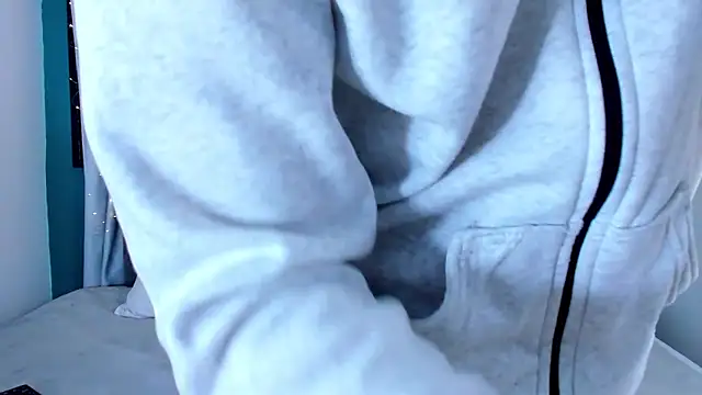 Nicolas Torres  online show from 12-18-25, 07:03