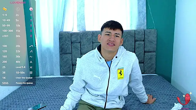 Nicolas Torres  online show from 02-06-26, 08:12