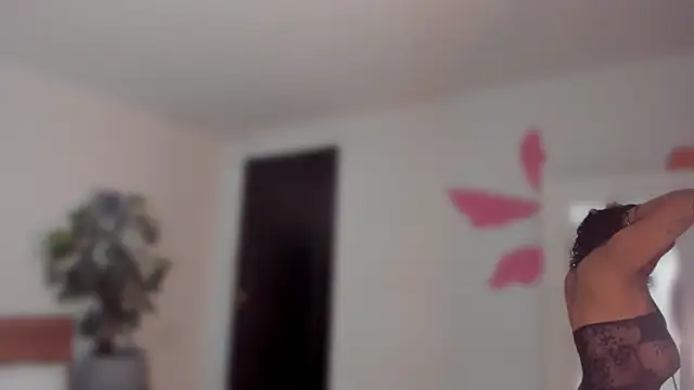 YariRose online show from 05-27-26, 03:42