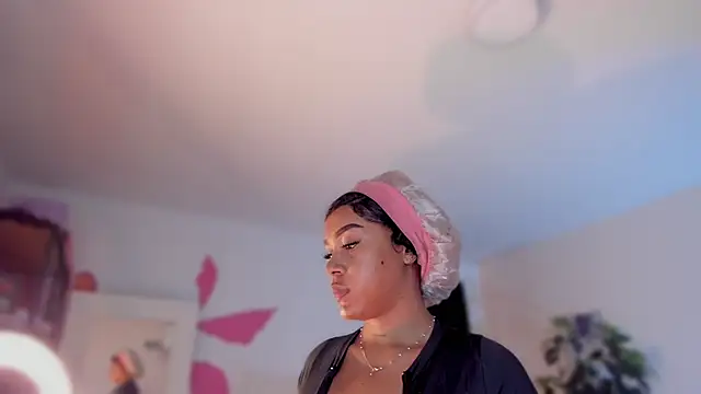 YariRose online show from 05-28-26, 02:36