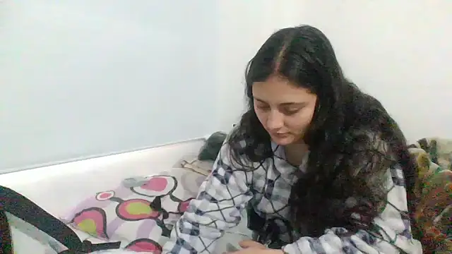 Layla Latina online show from 11-29-25, 09:51