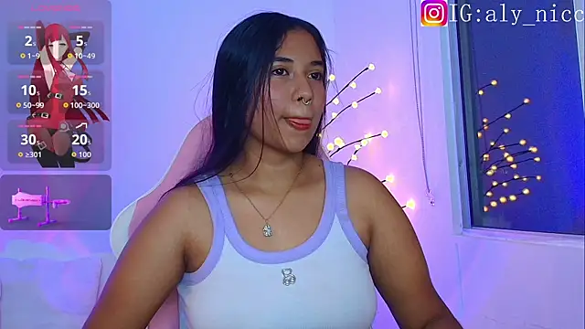 Snapshot of aly_nicols chatting on 10-21-25, 06:25 aly nicols online show from 10-21-25, 06:25