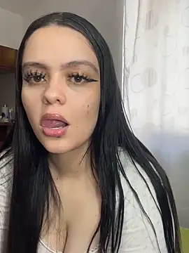 Snapshot of Selena_Roa chatting on 04-02-26, 04:37 Selena Roa online show from 04-02-26, 04:37